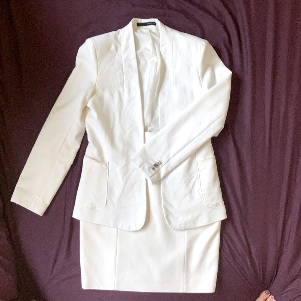 White high waisted pencil skirt